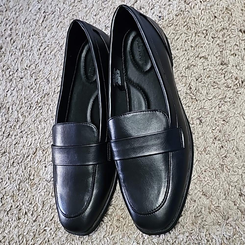 Brand New Old Navy Black Loafers, size 7.5